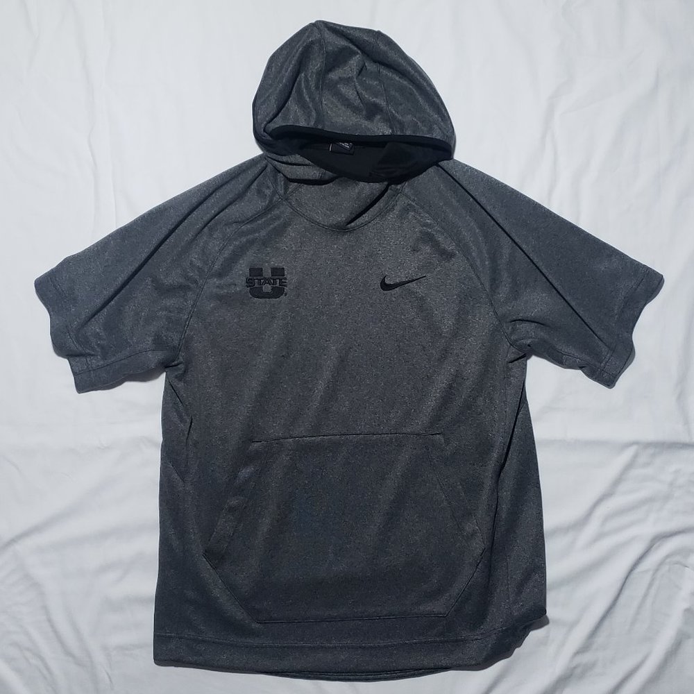 NIKE UTAH STATE AGGIES SHORT SLEEVE DRI FIT HOODIE GREY LARGE EUC